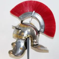 Шлем римского легионера с красным плюмажем 6
