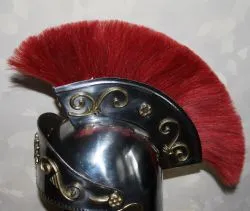 Шлем римского преторианца с красным гребнем 5