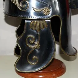 Шлем римского преторианца с красным гребнем 6
